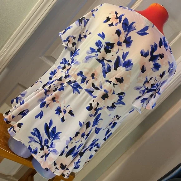 Torrid Ruffled White and Blue Blouse with Peter Pan Collar - Picture 7 of 10